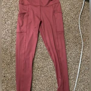 dark pink/red leggings with pockets